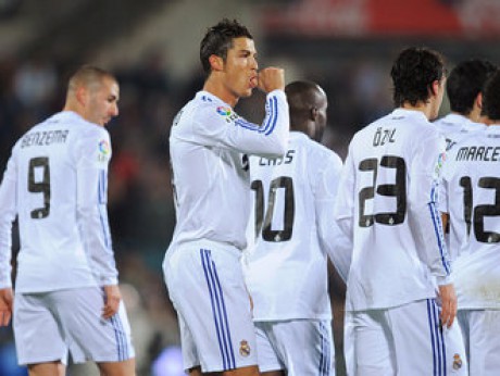 (15)Cristiano-Ronaldo-2011-celeb_2547016